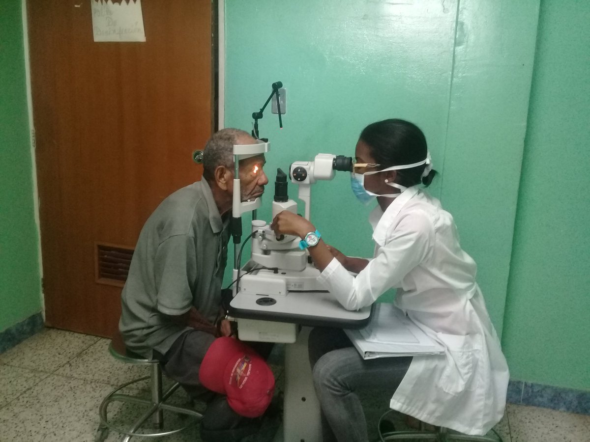 YuliennisGonzl5's tweet photo. Revolución es ser tratado y tratar a los demas como seres humanos...
Continuamos brindando servicios con calidad al pueblo venezolano. 🇨🇺🇨🇺🇻🇪🇻🇪.
#Cubaessalud 
@CubacooperaVe
@cubacooperaVEBO 
@cdi_la_unidad 
@CamposYainer 
@OrtizAndrial 
@MaxTamayoCuba https://t.co/gSQNjogqfb