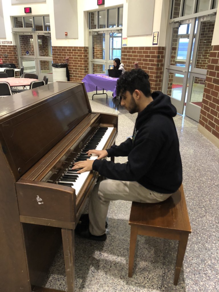 parklandtrojans's tweet photo. Shawn Redmond shares his piano talents during today’s Coffee House #ourstudentsareawesome #piano #ArtsEducation @PHSFOTA @ParklandMr https://t.co/v3sVh3dlOn