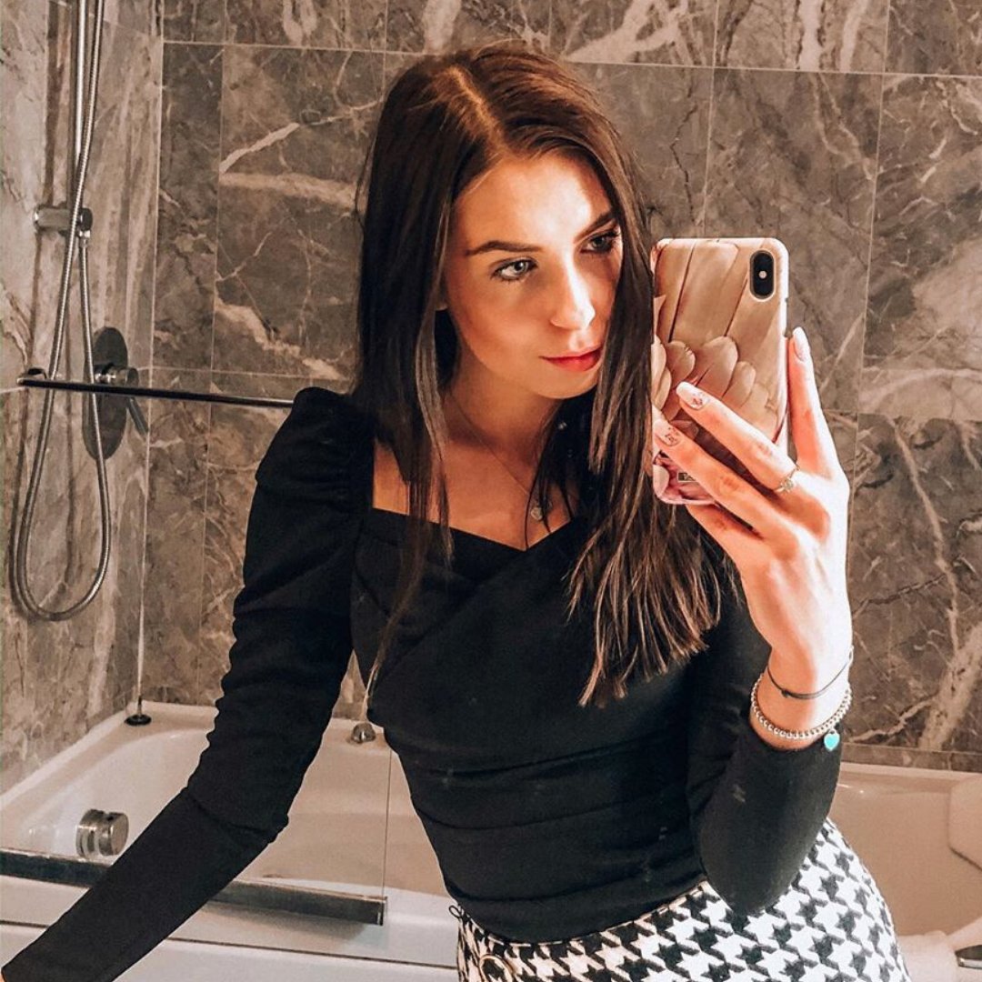 Livingcases's tweet image. ootn for my girlsnight 🤍