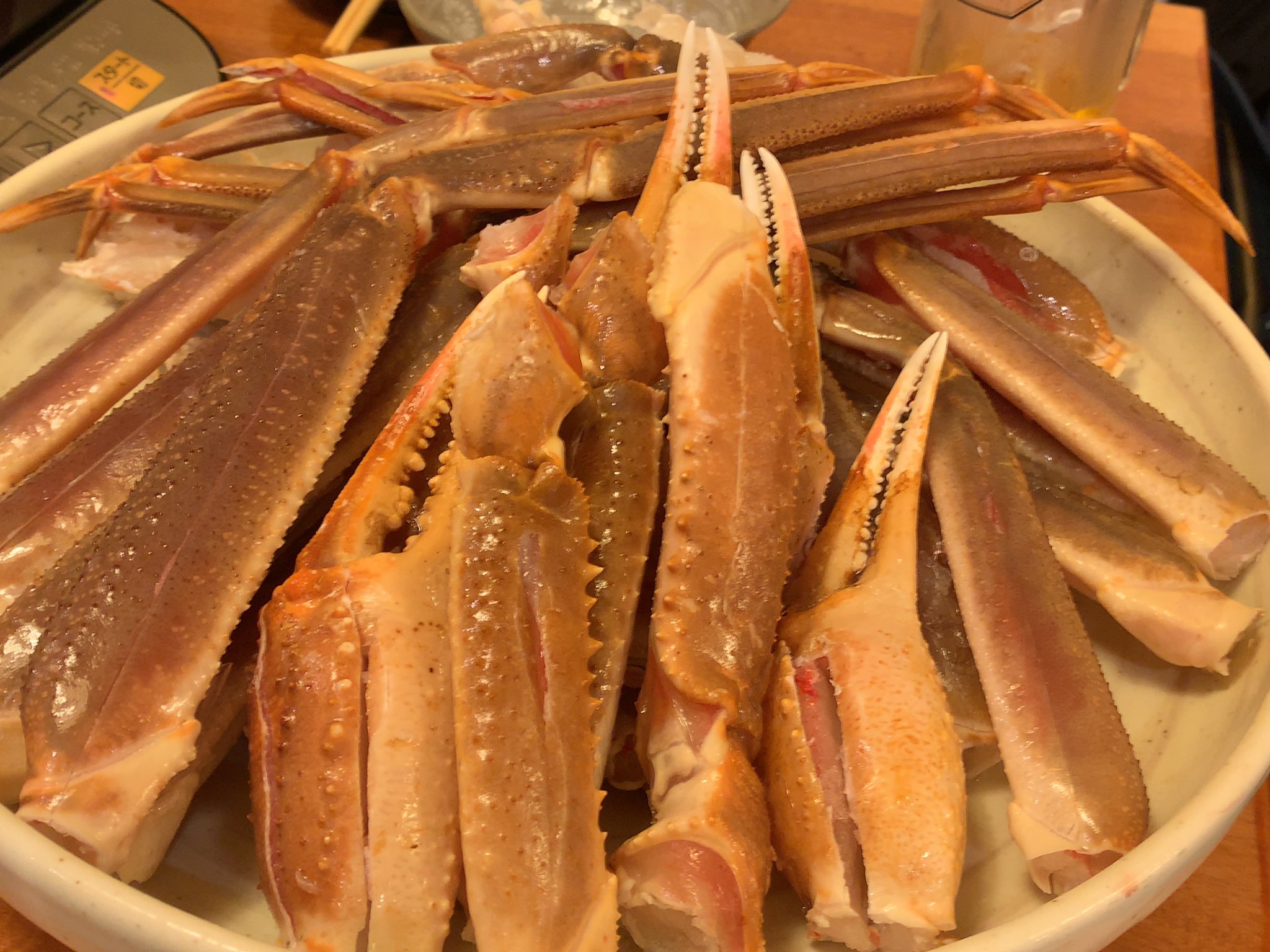 久保和功 一品料理 活魚 鍋 お宝さん 駒川中野駅から南港通りを西へ少々 超肉厚なてっさ 特大のカニ鍋が半額デー 入れ替わり立ち替わり続々と来客が 思いっきり飲んで食べて一人4000円ほど 食べ歩き 飲み歩き グルメ 大阪グルメ 関西グルメ