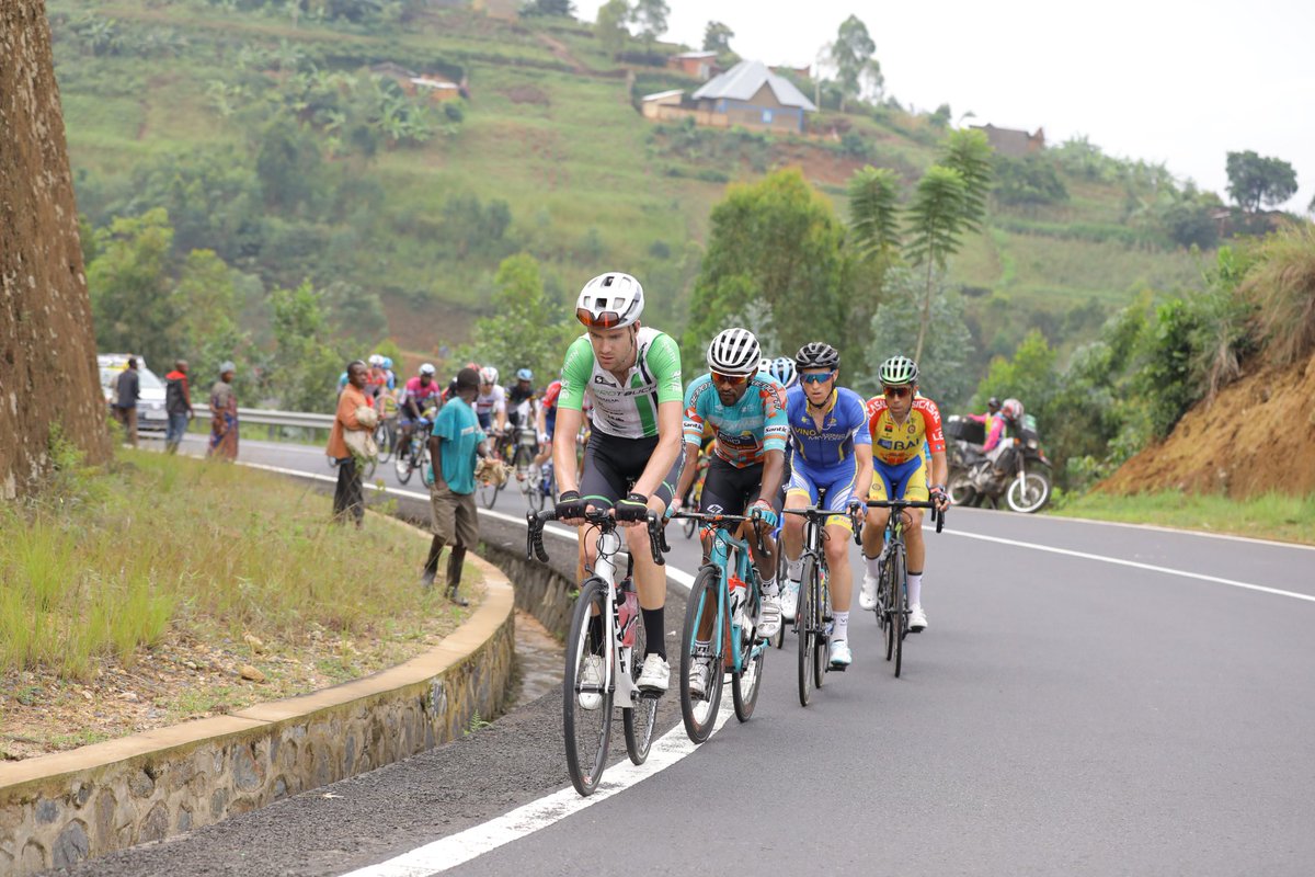 MazimpakaJp's tweet photo. Stage 4 of #TdRwanda continues, Here is the leading team #Eshape 
#RwandaTea @RwandaTea https://t.co/kFFsv5KYX9
