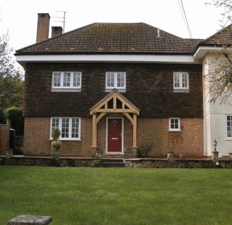 SERoofing's tweet photo. With a completely different skill set from flat roofing, our experienced team of Slaters and Tilers will carry out both pitched roof repairs and new pitched roof installations on time and on budget.

#pitchedroofing #southeast #roofing #contractors #pitched #roof #installations https://t.co/AukCEwhHJL
