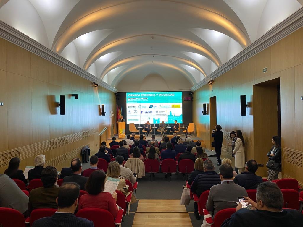 PlataformaEMS's tweet photo. ¡Arranca la jornada “Eficiencia y Movilidad” en Sevilla! 🌱

Un encuentro que reúne a representantes de empresas líderes del sector de la movilidad, la logística y el transporte, junto con expertos en movilidad de la administración

#SostenibilidadSevilla #PlataformaEMS https://t.co/2QjxwewmbK
