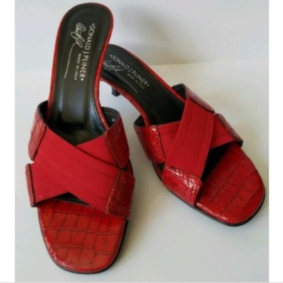 So good I had to share! Check out all the items I'm loving on @Poshmarkapp #poshmark #fashion #style<a href="/tag/fashion"class="tags"><span>#fashion</span></a><a href="/tag/shopmycloset"class="tags"><span>#shopmycloset</span></a><a href="/tag/style"class="tags"><span>#style</span></a><a href="/tag/poshmark"class="tags"><span>#poshmark</span></a><a href="/tag/lulus"class="tags"><span>#lulus</span></a>