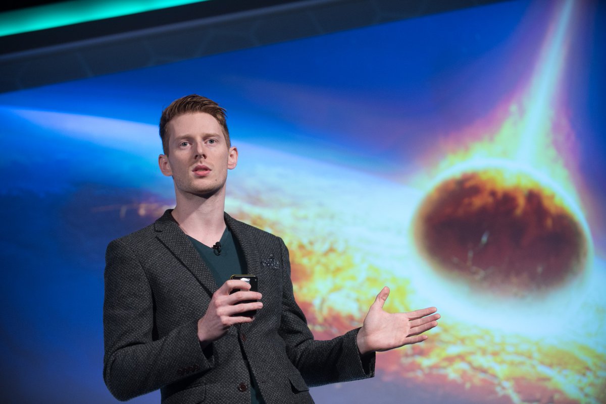 SearchStars tweet media