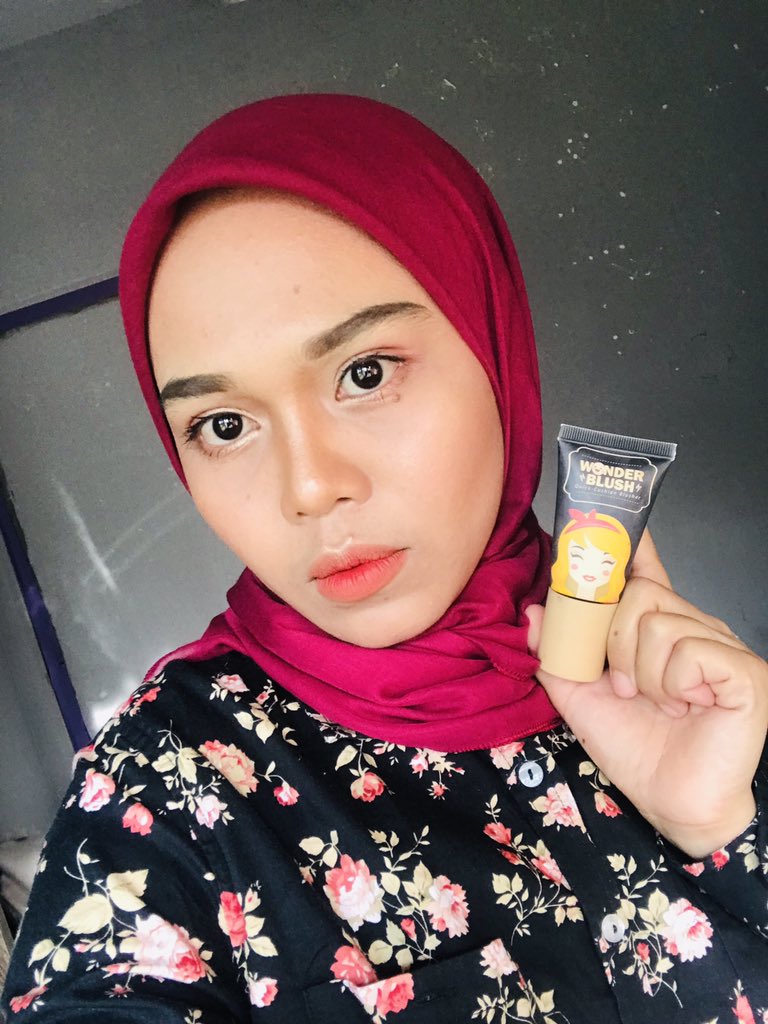 aishahariel's tweet photo. Aii girls, siapa pernah guna blusher sobella?? https://t.co/H1p0rZ47Dn