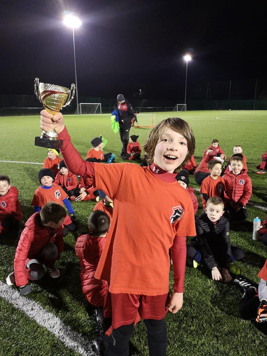 EDFC2012's tweet image. This weeks trainer of the week trophy went to Ben one of our 2011s. Was well deserved, showed great attitude all night and worked his socks off on every drill.