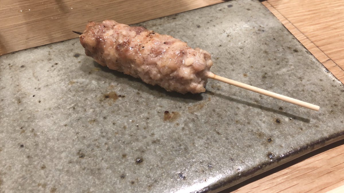 コウ みんな これは私の推し焼き鳥屋の写真だ 福岡の警固ってとこにある鳥いちって名前の焼き鳥屋だ 美味いから行け