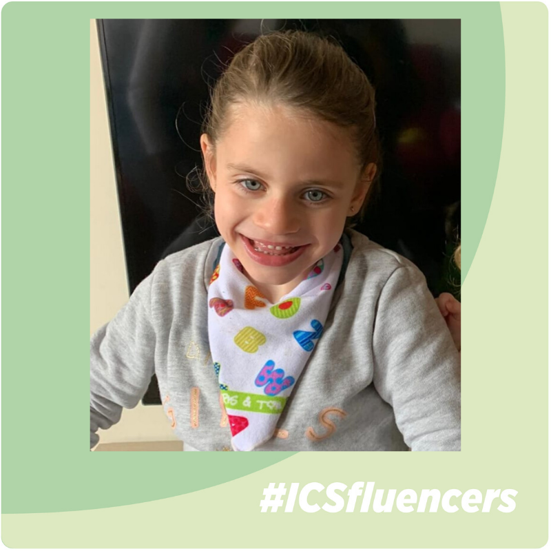 icscat's tweet photo. #ICSfluencers família Rafecas Parés: "Una de les medicacions s'ha d'administrar via injecció intramuscular diàriament...No és fàcil haver de punxar cada dia la teva filla. Li diem que ve 'el mosquit'"  https://t.co/s3CzkRN1ll  #S41LR https://t.co/aR91OqBQD5