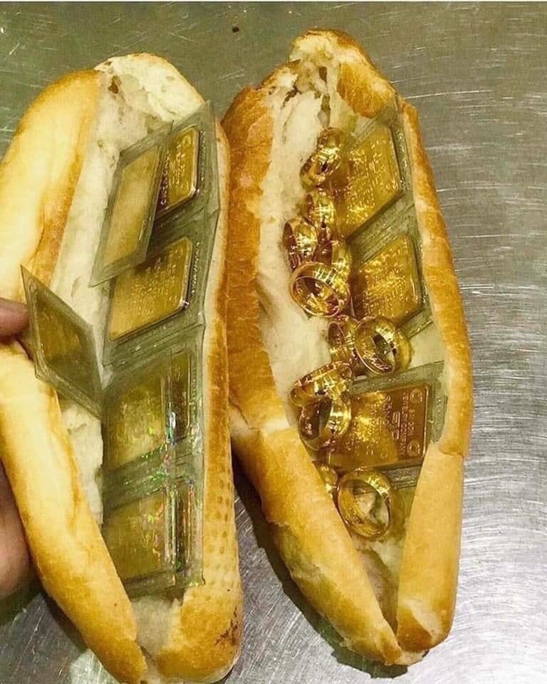 DuHin20's tweet photo. #ApologizeToVietNam #20KoreansStopLying 
Các bạn Hàn Cuốc muốn ăn bánh mì khổng lồ hay bánh mì vàng để mình chuẩn bị cho !!! Chứ bánh mì thịt không làm vừa lồn mấy bạn rồi https://t.co/urI89tx3Lj