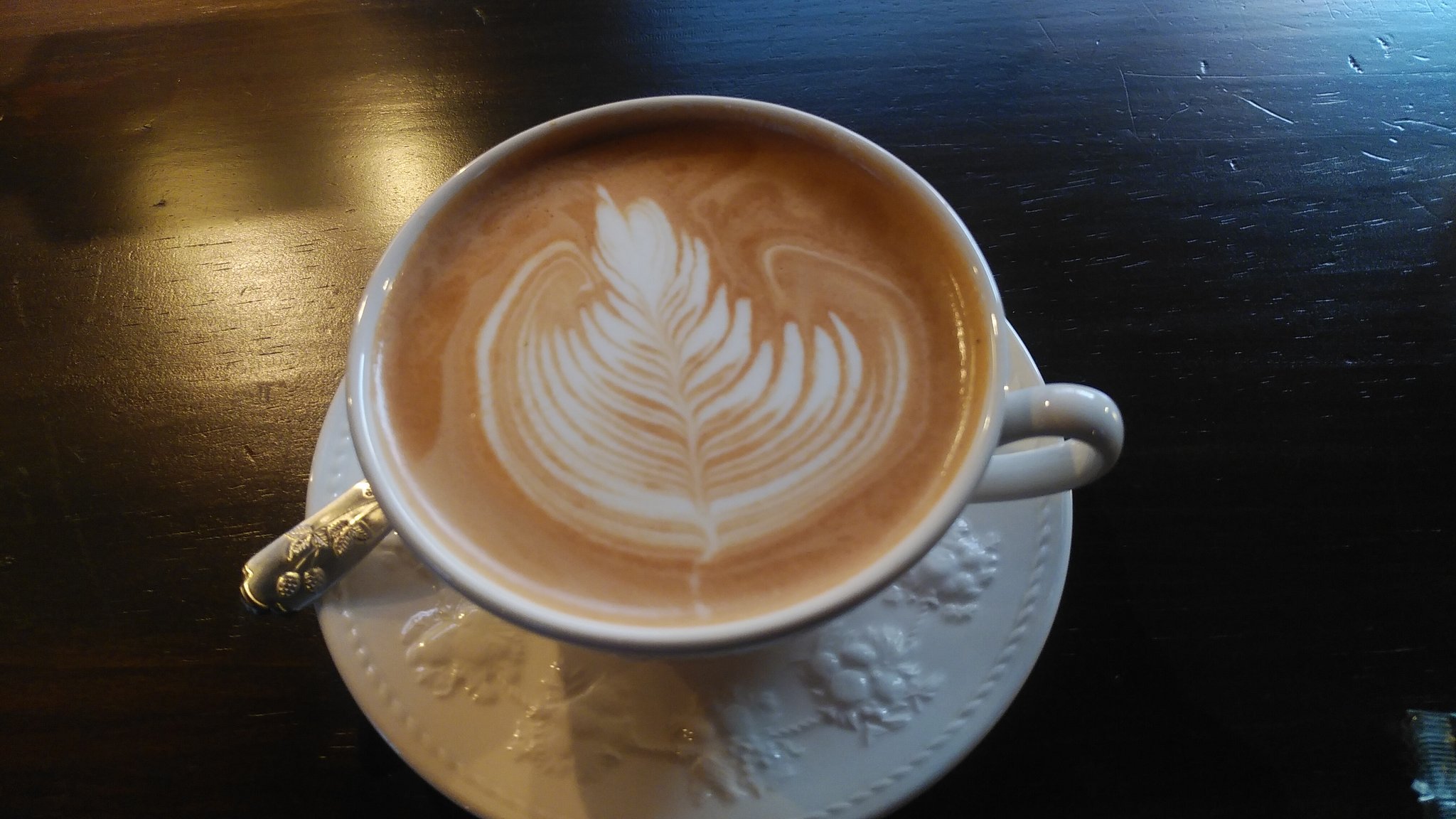 有 川口輪業 大田原市のコーヒー屋さん Wabisuke でカフェラテを頂きました 初めて見るラテアートに感動して写真を撮りました Wabisuke コーヒー カフェラテ ラテアート 大田原市 T Co 7v01ax1phe Twitter