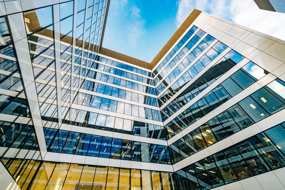 SkanskaGroup's tweet photo. We’re committed to building healthy workplaces that help people reach their fullest potential. Meet Spark, our first Core &amp; Shell @WELLcertified office building in Poland. Let’s make work life a #HealthyLife  https://t.co/Ihz5ZhWYlr https://t.co/0Lt06bnBU8