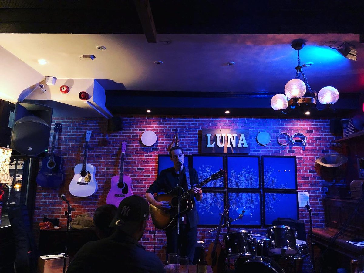 Thank you @AcousticSanct @SanctMedia for having me on the line-up at @LunaLoungeLive last night. What a lovely crowd to play for! 👌🎶 #acousticsanctuary #lunalounge #livemusic