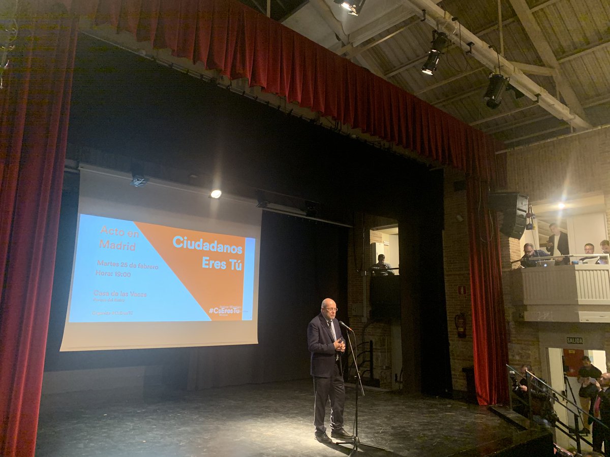 🍊 Ha llegado el momento de ser valientes, de dar un paso al frente. <a href="/CsEresTu/">Ciudadanos Eres Tú</a> es un proyecto que pide más transparencia, más democracia interna y mayor control entre órganos. 
👉 Con <a href="/FranciscoIgea/">Francisco Igea Arisqueta</a> a los mandos, todo es más fácil. You'll never walk alone!