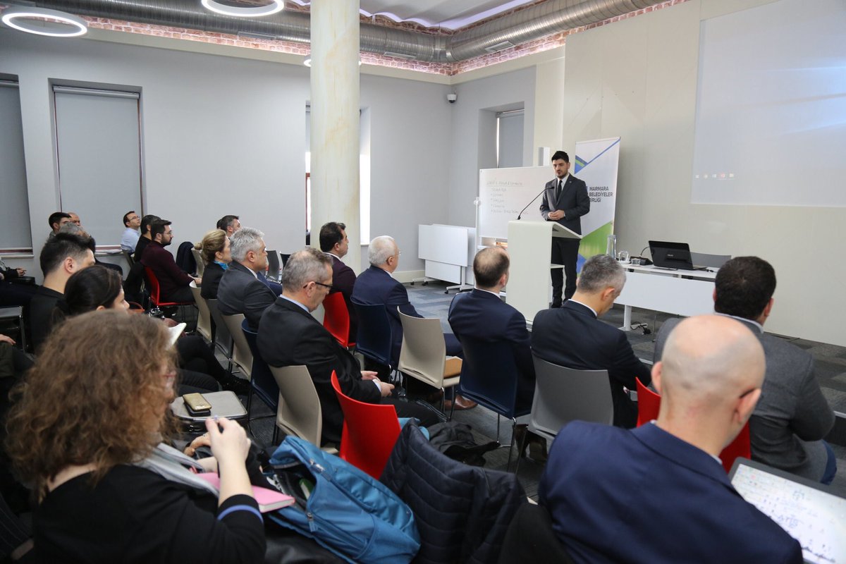 akated_tsitt's tweet photo. AKATED Yönetim Kurulu Başkanı Yasin Torun ve Yönetim Kurulu Üyesi Mehmet Sertçelik @marmarabb ev sahipliğinde SKA Kapsamında Su Yönetimi seminerinde Su Yönetiminde Kayıp Kaçaklar ve Çözüm Önerilerini sundular. @tbmendustri #water #nrw #waterloss #tsitt https://t.co/4luCRB6mfD