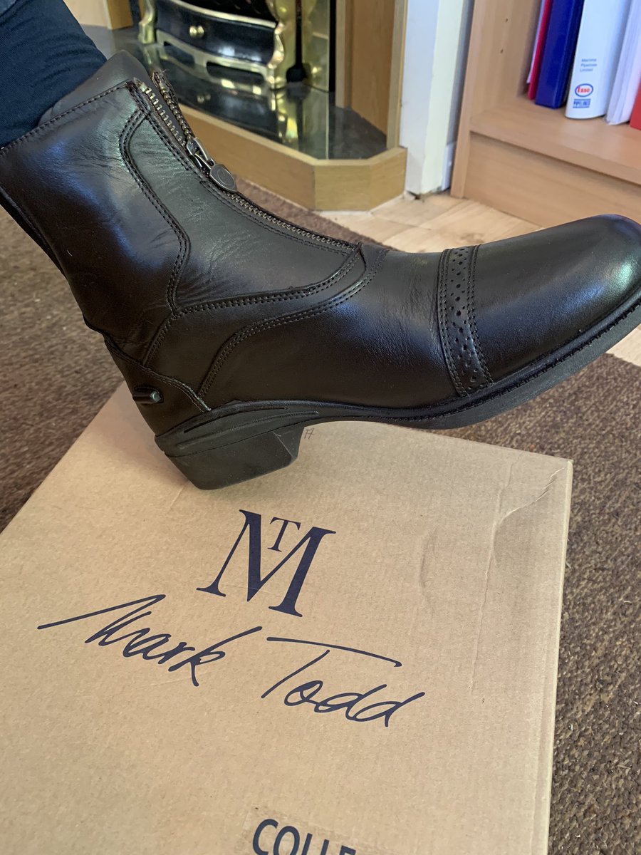 Lucinda is very pleased with today's delivery of new @TheMTCollection boots! #NewBoots #RidingBoots #MarkToddCollection