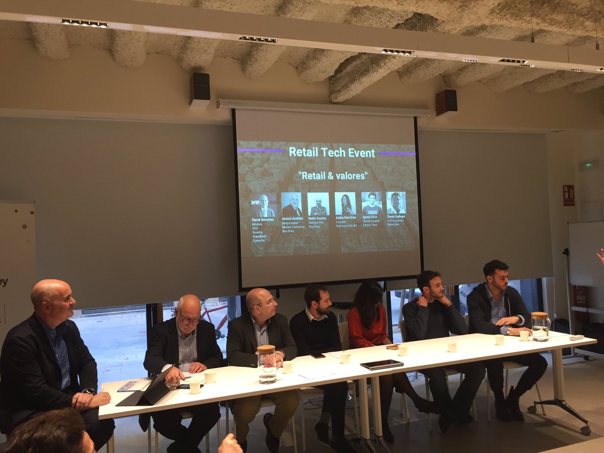 ComertiaRetail's tweet photo. Comencem la taula sobre #valors liderada per @davidfarran @RetailTechCity1 #retailtech #retailtechevent @bonpreuesclat @udon__es @Plusfresc #retail https://t.co/RsY1OYmD2R