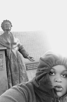 _ShaneikaMarie's tweet image. Old picture
Sojourner Truth was an African-American abolitionist and women's rights activist. Truth was born into slavery in Swartekill, New York, but escaped with her infant daughter to freedom in 1826.
Born: 1797, Rifton, NY
Died: November 26, 1883,