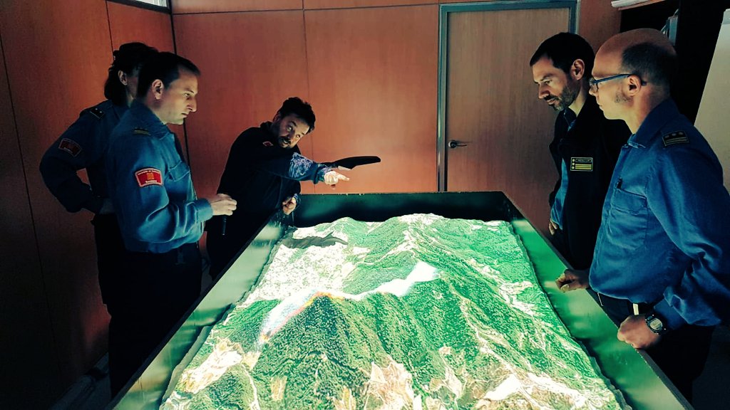 ispccat's tweet photo. Ahir a l'#ispccat comandaments de @bomberscat van fer pràctiques amb #simulacions virtuals d'incendis forestals, amb @incendi
#formació #IIFF https://t.co/gowqekv5tx
