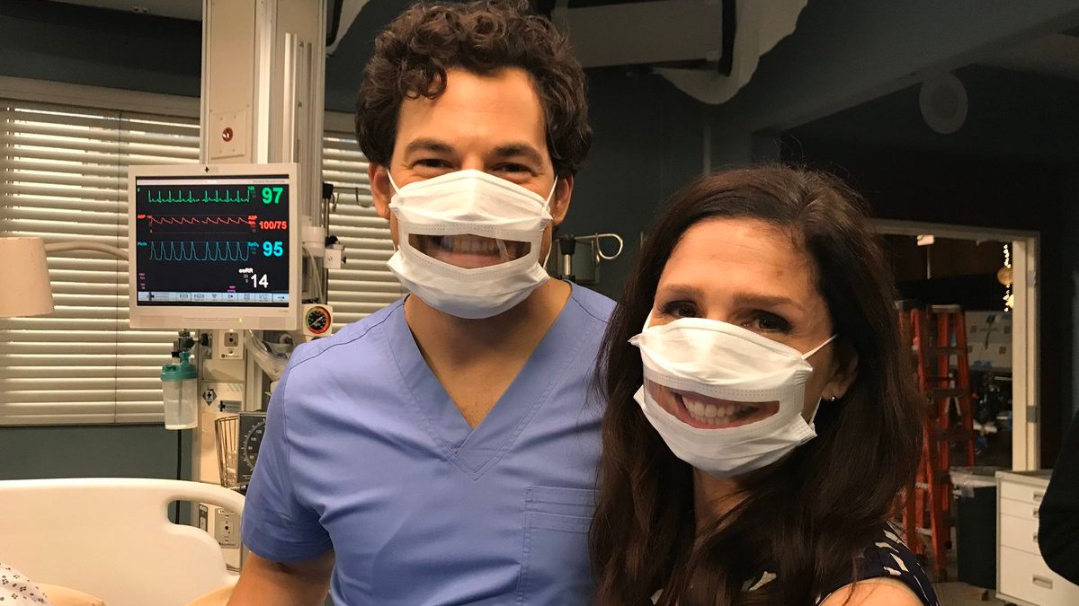seriesdatvpt's tweet image. Estes dois episódios de #GreysAnatomy tiveram a ajuda da especialista Dra. Lauren Riley, muito bem interpretada por #ShoshannahStern 🤩 mas continuamos sem saber o que aconteceu a Alex 🥺

Espreita a #review dupla: seriesdatv.pt/reviews/greysa…
#seriesdatv #ABC #FOXPortugal