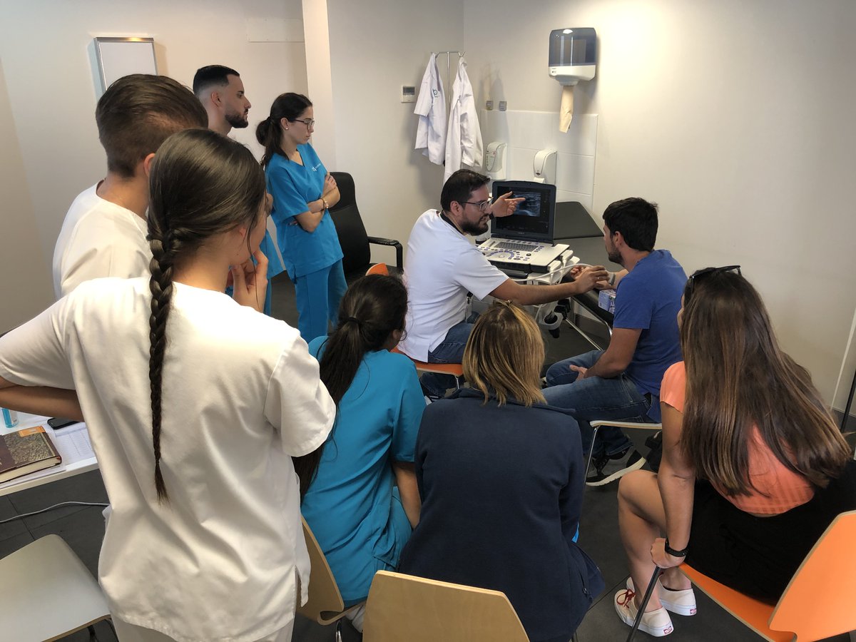En #AvericumLanzarote amplían conocimientos en 'Ecografía vascular para enfermería' así como un taller práctico sobre la 'Punción Ecoguiada' impartido por el Dr. Francisco Valga. ¡Formación a tope! Seguimos avanzando. 
#AvericumForma #formación #enfermería #nefrología