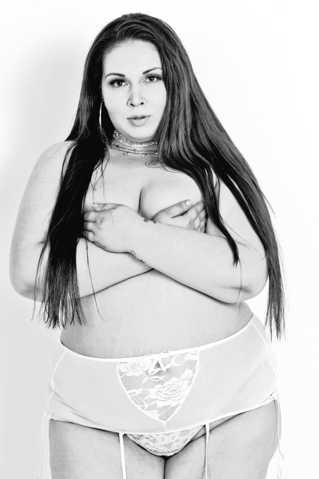 Im a woman with many layers To Me. ButI allways lead with confidence&amp;class.  Im grateful for you kinky<a href="/tag/findomme"class="tags"><span>#findomme</span></a><a href="/tag/mission20k"class="tags"><span>#mission20k</span></a><a href="/tag/thickmodel"class="tags"><span>#thickmodel</span></a>