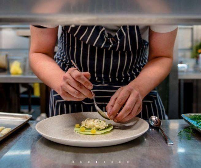 #LocalGreats in the #Kitchen
#Chefs - this is an exciting time for our kitchen as we are developing new menus and sourcing new, local ingredients. Find out more here  buff.ly/2BbkwGV
#ChefSocial #ChefJobs