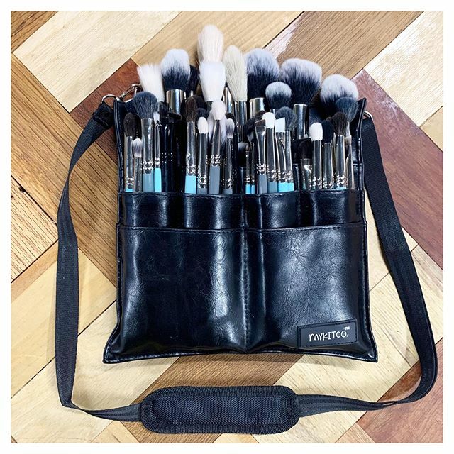 Fully loaded #MYKITCO #makeupbrushes and ready for the day #makeupartist #mua #makeupkit ift.tt/2VpTIhI
