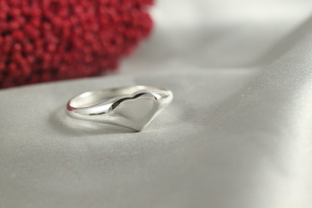 Design27Ls's tweet photo. Excited to share this item from my #etsy shop: Lovers Ring, Valentine's Day Ring,Love ring, Heart silver ring, -Gift for her, Personalized Ring, Gold Signet Ring,Delicate Everyday Ring. #ring #silver #valentinesdayring #womanring https://t.co/Gxs6egmXkK https://t.co/WsJYcLtcKp