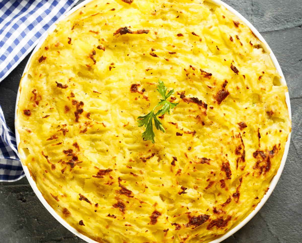 wearefoodrise's tweet photo. Try using whiting and herring for a tasty twist on the classic fish pie this #AshWednesday #SalmonFreeFebruary https://t.co/byBNGdRgz3 https://t.co/nEqP2dhIQP