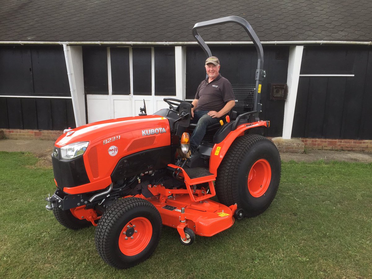 HalesworthClub's tweet photo. The Suffolk FA Groundsman of the Year 2020 competition sponsored by @RansomesTurf has been won by @BecclesFC for the second year running, pipping @HalesworthClub   to the title with @Claydon_FC third...
 
Number #1 surface in the SIL
2nd in Suffolk 👏

#topgroundsman #topsurface https://t.co/kQmhsZVI8N