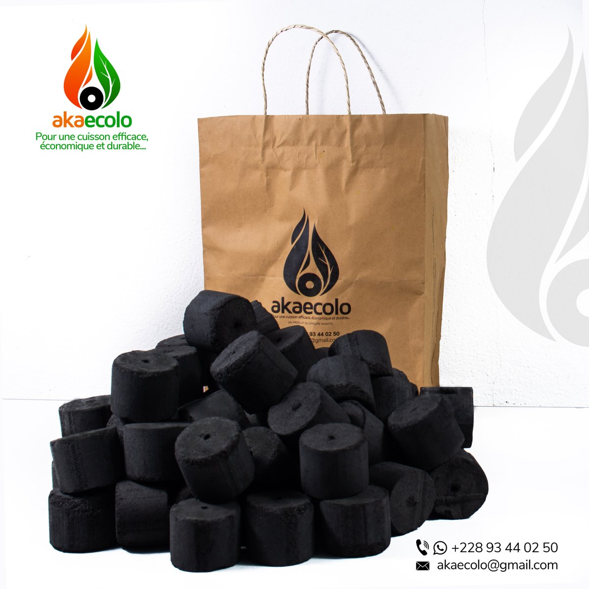 AkaEcolo's tweet image. #AkaEcolo, Aka signifie #charbon en Ewe/Mina (langues les plus parlées au Togo), produit à partir de #déchets #végétaux, notre alternative sure pour la #cuisson propre, #efficace, #économique et #durable sans pression sur notre #couvertvégétal @PnudTogo