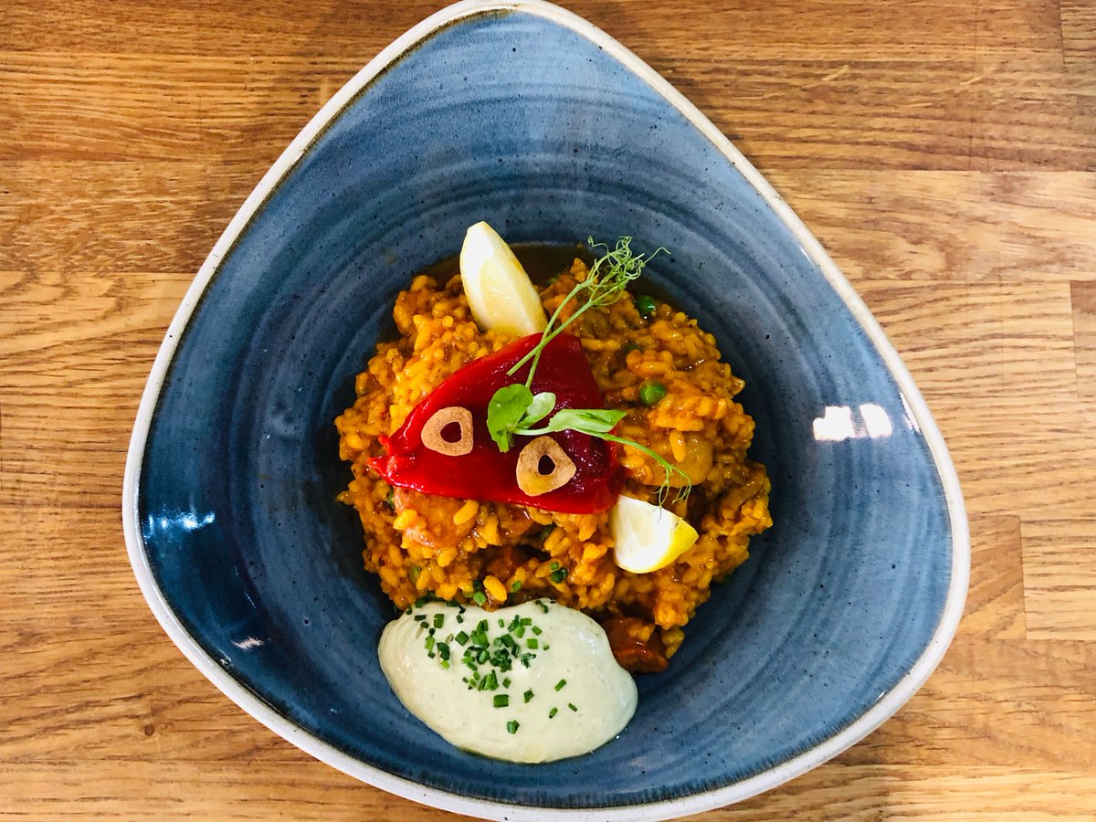 Hola amigos - Happy Hump Day! 

Come and treat yourself to one of our delicious main courses from our Menu Del Dia - enjoy two courses for just £14.95 😍

Chicken and chorizo is always a winning combination, but tell us your favourite dish on our lunch menu! #LoveMK #Mkhour