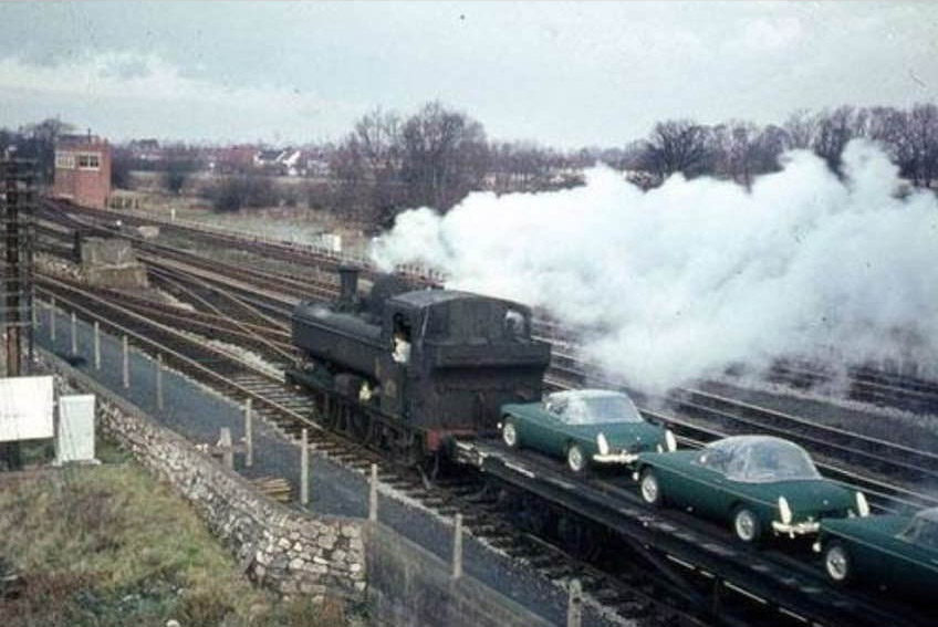 Cool photo! Can anyone guess where they're heading?

#mg #classicsportscars #classiccars #classiclife #classicstyle #classy #vintagecars #vintagevehicles #enjoyingmg #classicmg #sportsmotor #motorcars #locomotive #trains #traintransport