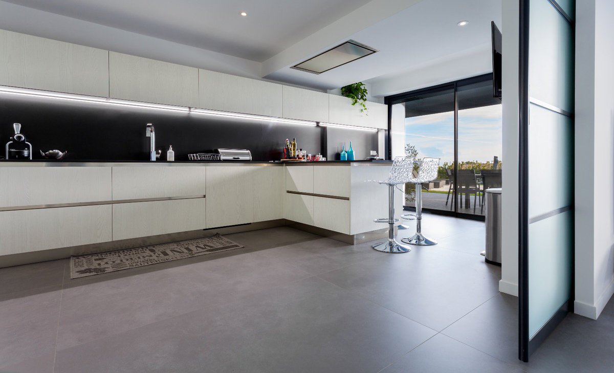 RivSelections's tweet photo. +⑤⓪ 𝐁𝐎𝐍𝐍𝐄𝐒 𝐈𝐃𝐄𝐄𝐒 𝐂𝐔𝐈𝐒𝐈𝐍𝐄
Vous cherchez des idées #decoration pour votre nouvelle #cuisine ? Nous vous offrons plus de 50 #inspirations 📸 de cuisine #design, moderne &amp; pratique !
𝙋𝙡𝙪𝙨 𝙙𝙚 𝙋𝙝𝙤𝙩𝙤𝙨 ➸ https://t.co/3I9fztiuzi
#architecture https://t.co/kWV79Tjg52