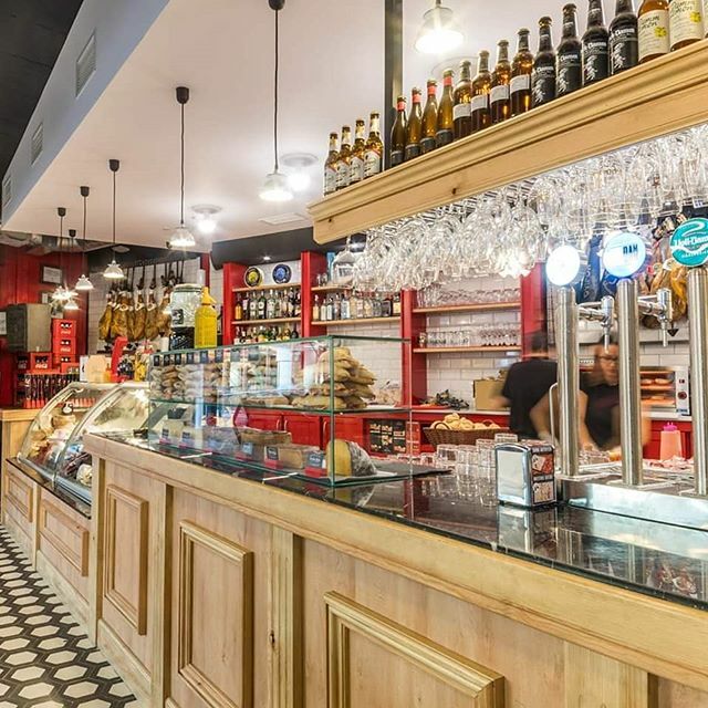 Asociate con nosotros y monta tu Taberna El Papelón 📈📊 Por nuestro modelo de negocio y de franquicia exclusiva sin competencia, por nuestra alta rentabilidad, por la localización de nuestras Tabernas y por un retorno de la inversión en 2 años. ¡Invie… ift.tt/2Vq2H2q