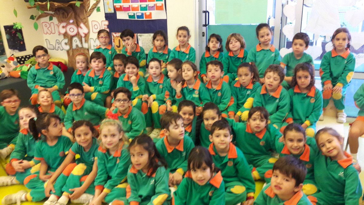 Que esta señal en tu frente, te recuerde que algo nuevo puede acontecer  en tu corazón si DEJAS ACTUAR A DIOS EN TU VIDA. 
Que LA PALABRA DE DIOS LLENE TU MEMORIA, GOBIERNE TU CORAZÓN Y GUÍE TU VIDA.