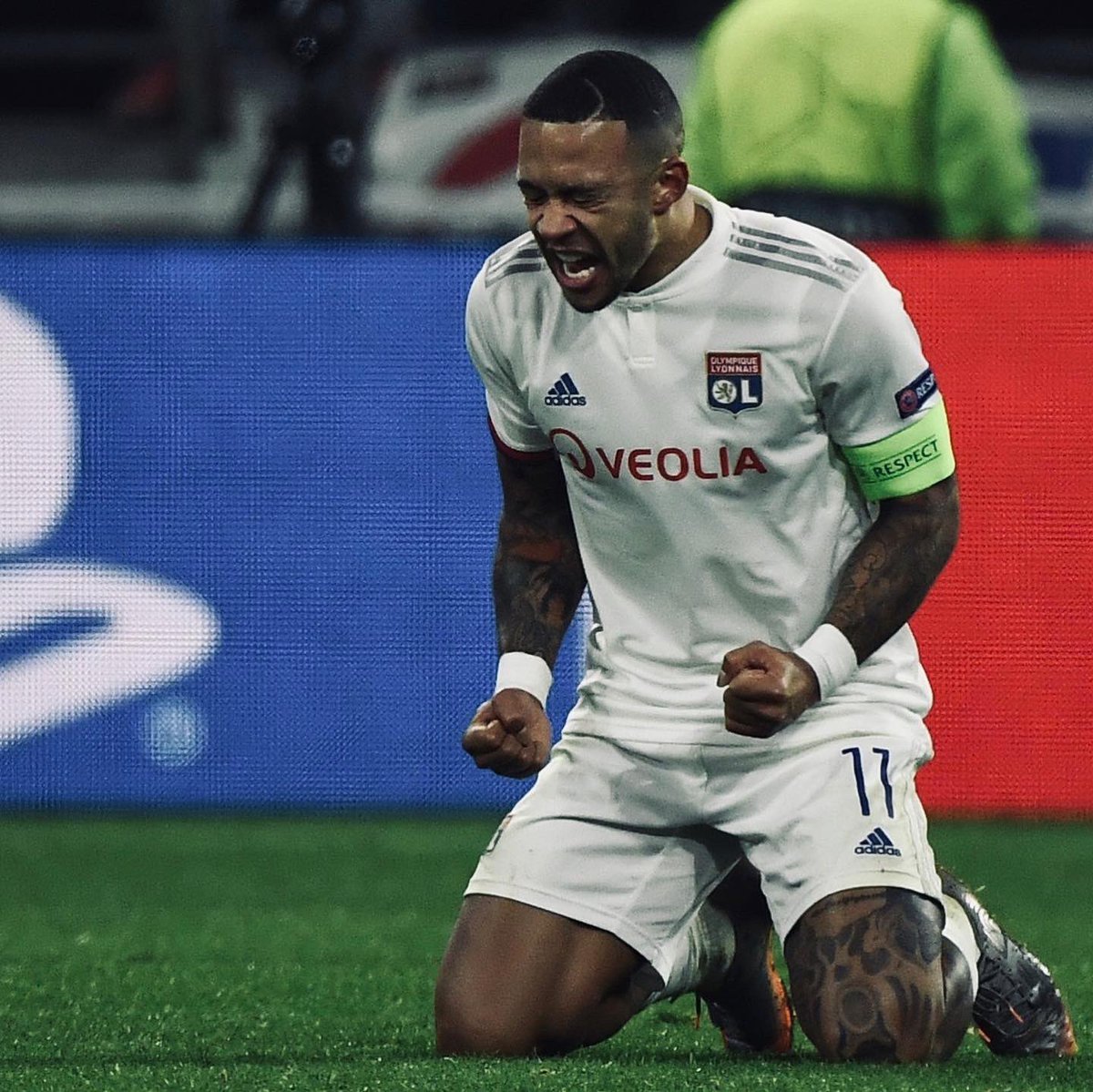 Memphis's tweet photo. We all know what it took to reach the next stage of the @championsleague
Tonight we have to bring it to a next level! 
Supporters, staff, players! Let’s stick together tonight and show them what we about! 🙏🏽#WalkInFaithNotBySight #imwithyallinspirit https://t.co/u40JchsJNi