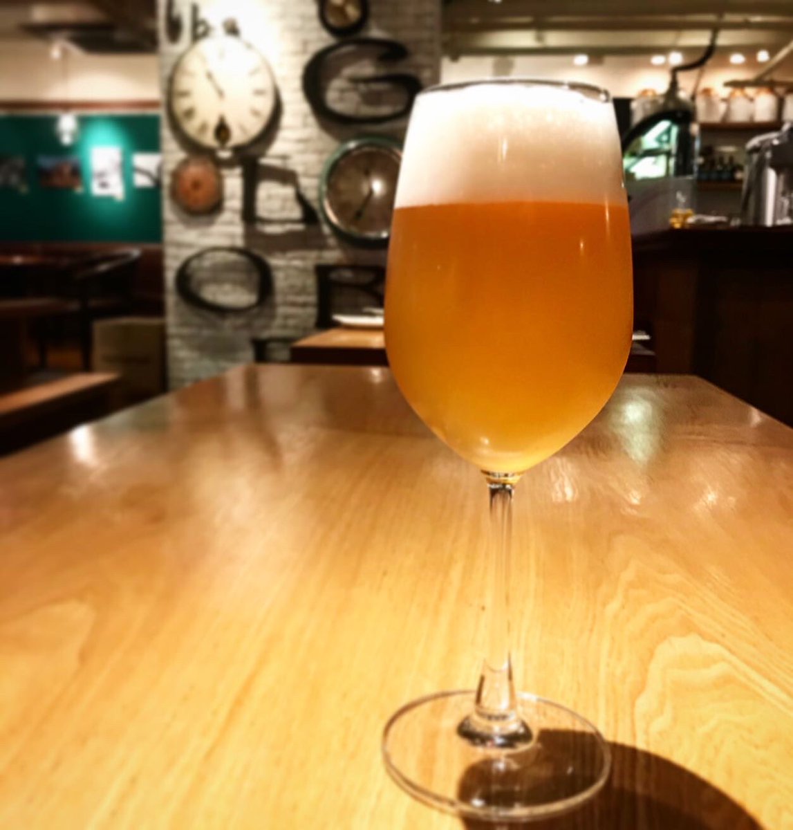 theglobehk's tweet photo. GUEST TAP
Fleeting Clouds
@YoungMasterAles
refreshing american wheat with a classic witbier infusion of mandarin peel and coriander seed
.
#craftbeerhk #drinklocalbeer https://t.co/JTueJZjb4S