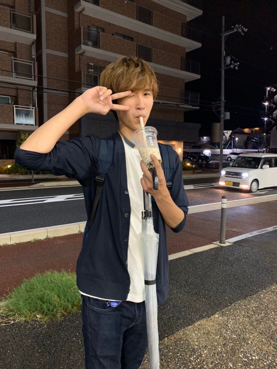 MilleBay_mix's tweet photo. ✨《メンバー紹介》✨
ミレニアムのパーカス担当うえじ！🥁彼のミステリアスな雰囲気とイケメンすぎるボイスにメンバーは虜です😍 https://t.co/Dq6D4LgR53