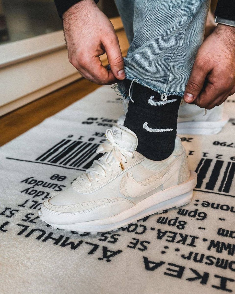 Mechanica maart vervolgens The Drop Date on Twitter: "Take an on-foot look at the upcoming NIKE X SACAI  LDWAFFLE WHITE NYLON... With limited release information available keep it  locked to THE DROP DATE for news