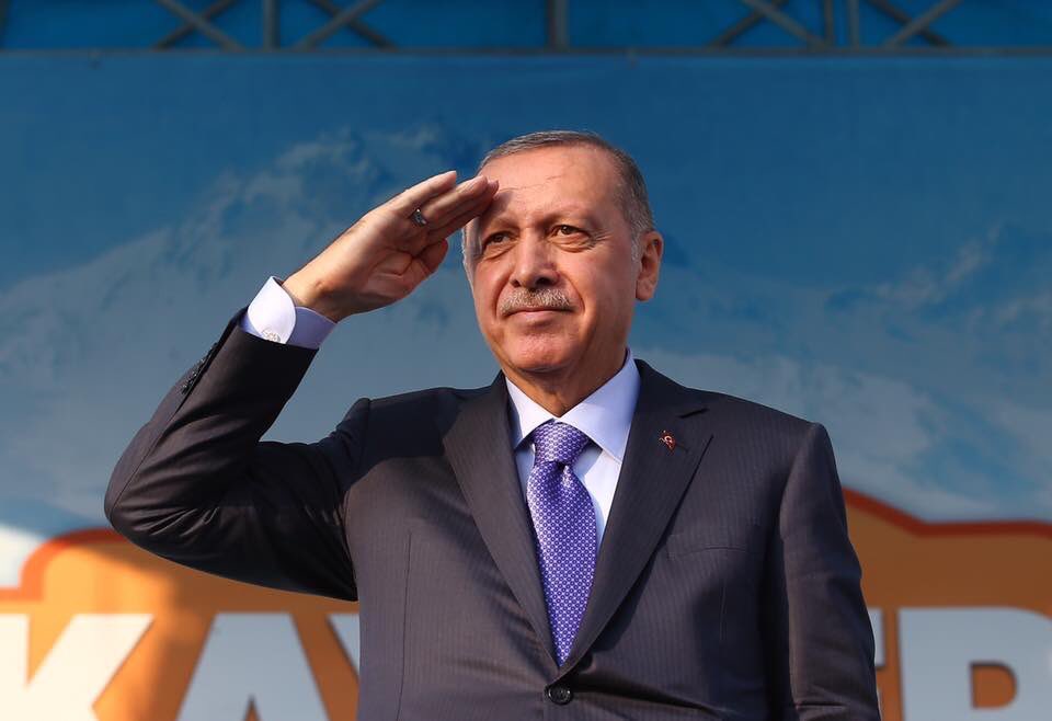 MustafaAtc53's tweet photo. @recebterzi @RTErdogan Bir Milletin Dirilişi,
Bir Ümmetin Uyanışıdır.
Kimisine göre et ve kemik,
Kimisine göre umut ve ümit.
Seninle birlikte savunduğun davanda saf tutan yiğitler,
ve seni sen olduğun için sevenler.
Rabbim ömrünü ziyadeleştirsin Reis 
#İyikiDoğdunRTE @RTErdogan #Reis #26Subat1954 https://t.co/de6a8WH0G8