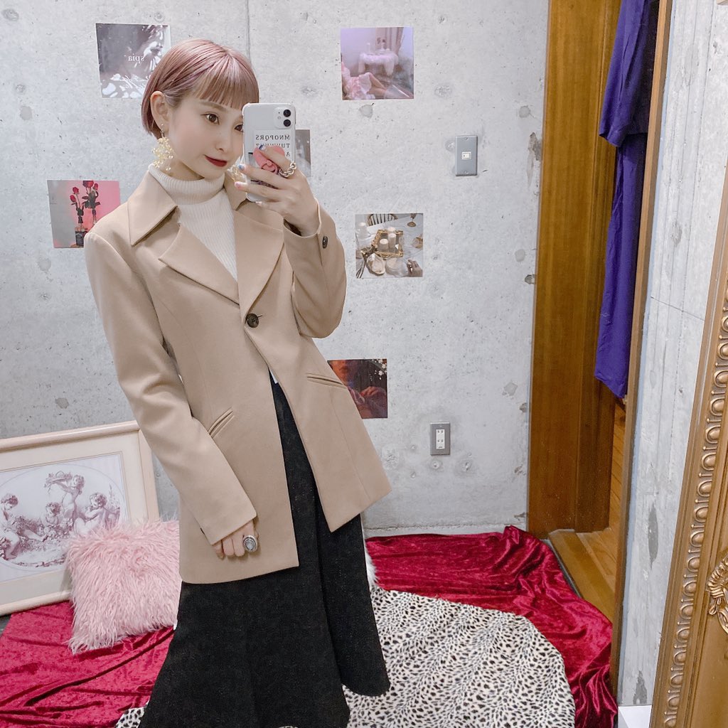 本日もご来店ありがとうございました♡

<a href="/cherii_spia/">Cherii by spia</a> 明日8階の入荷はジャケットです♡

これからの季節に人気のジャケット揃います♡

個性的なデザインですがお色味はシンプルなので合わせやすく使って頂きやすいです♡
.
.
.
#cherii #アメ村　#心斎橋　#アメ村古着屋　#古着屋