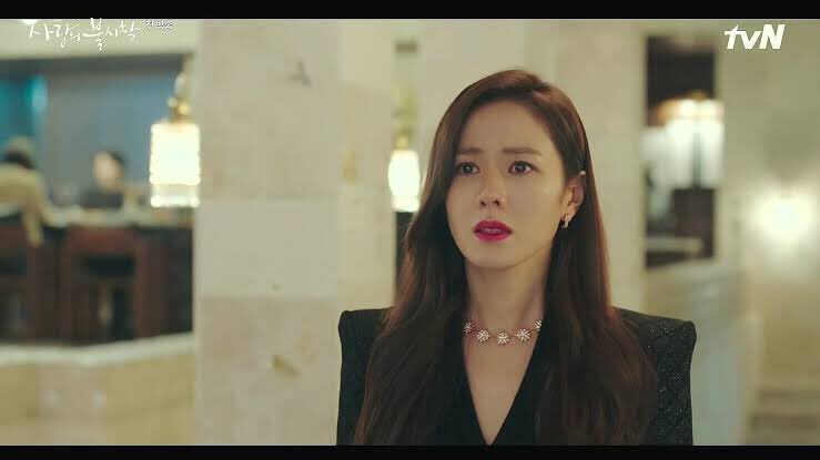 And like the BOSS GIRL she is, gets appointed as her dad’s heir. She accepts it, despite her disdain for he entire family! Unlike many female KDrama leads, Seri has created her own empire, leading a life independent of her family’s money. Her power is her own.  #CrashLandingOnYou