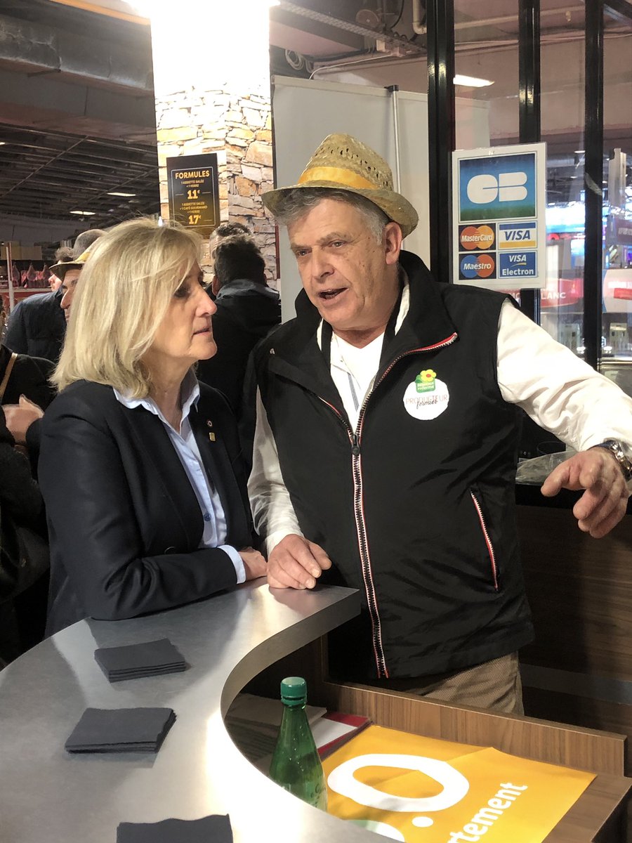 francoisedumas_'s tweet photo. #SIA2020 Avec @DBouad, élus gardois et représentants du monde agricole pour l’inauguration de #Bodegard @Gard
🔅Honorée de les accompagner pour promouvoir la richesse de notre département et mettre en valeur leur engagement au service de la préservation de notre terroir. https://t.co/xd71RyDjv7