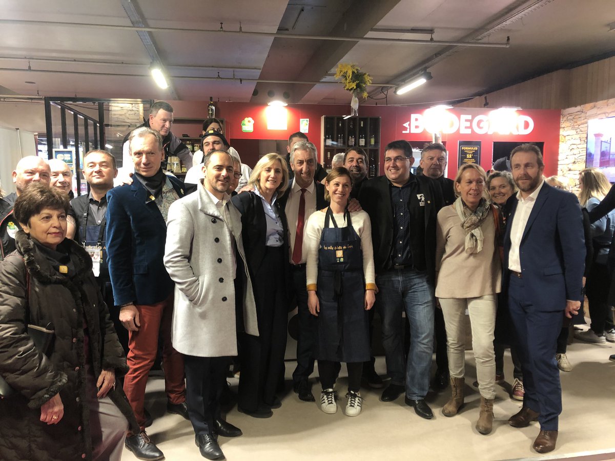 francoisedumas_'s tweet photo. #SIA2020 Avec @DBouad, élus gardois et représentants du monde agricole pour l’inauguration de #Bodegard @Gard
🔅Honorée de les accompagner pour promouvoir la richesse de notre département et mettre en valeur leur engagement au service de la préservation de notre terroir. https://t.co/xd71RyDjv7