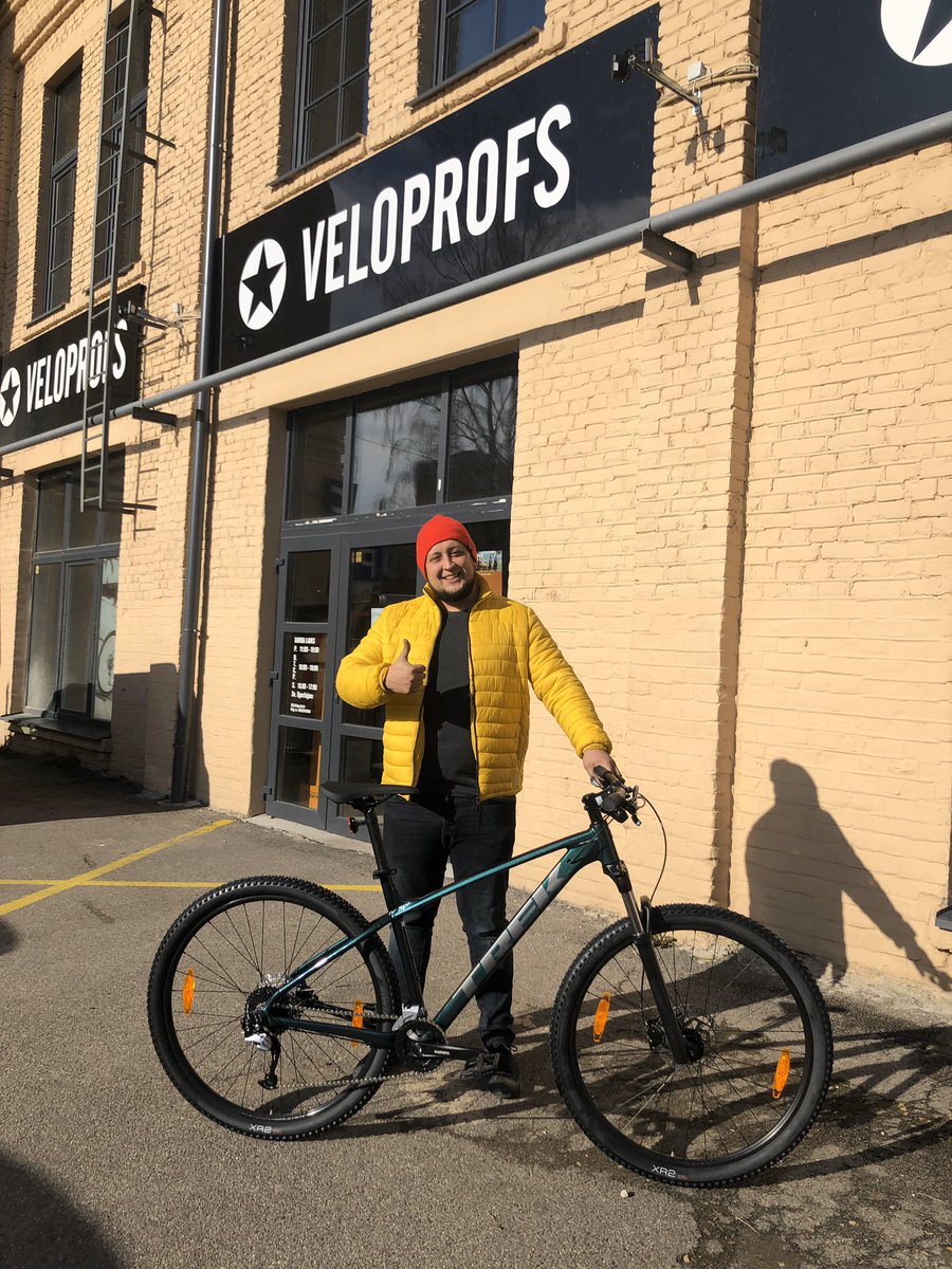 veloprofs's tweet photo. Saule. Veloprofs. Trek.

Mārtiņ, apsveicam ar pareizo, pasaulslaveno zīmolu izvēli!

#veloprofs #ApeDara #trekbikes #jaunsvelo #newbikeday #marlin777 https://t.co/Al7mHFCMNg