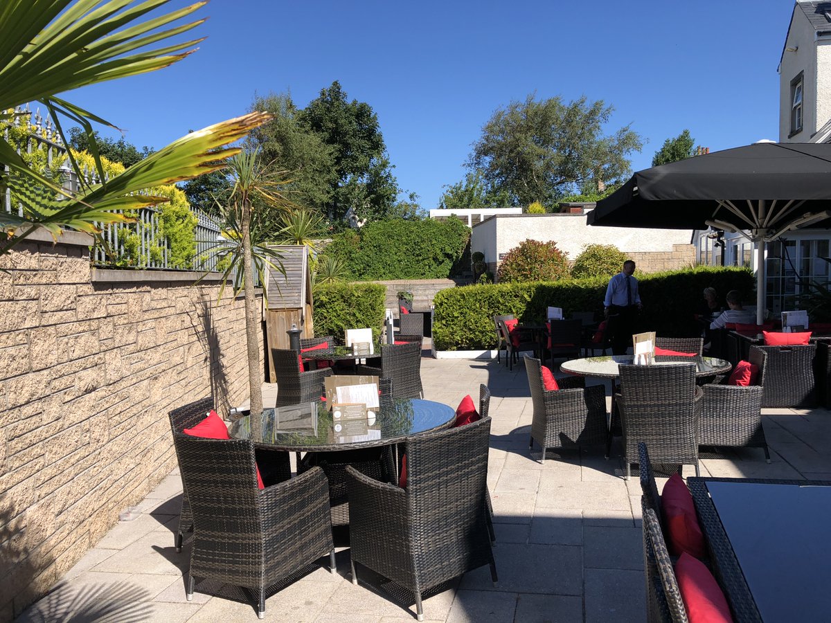 We're soooo over this #WinterWeather. Roll on hot sunny days so you can enjoy our #beergarden <a href="/OldLoans/">Old Loans Inn</a> 😎#suntrap #rollonsummer #sunnyday