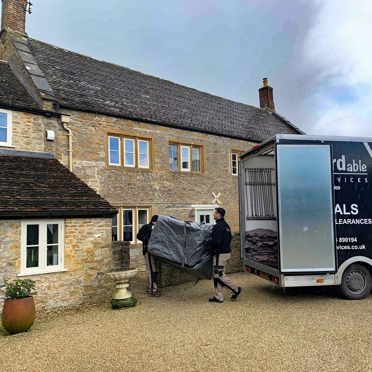 manandvandevon's tweet photo. Hello - We are a Removals Company that Thinks Differently. 
Afordable Services is a family run business who believe that customers always come first, providing a friendly, quality and professional service. We can also do all you're packing and even un-packing when you move in. https://t.co/oiAxnXOaxW