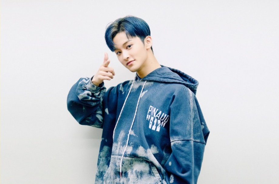 Mark nct 127. Mark nct 127. Mark lee nct. Mark из nct. Mark lee.